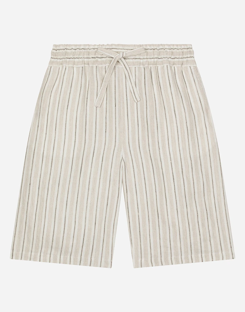 Linen shorts with branded label