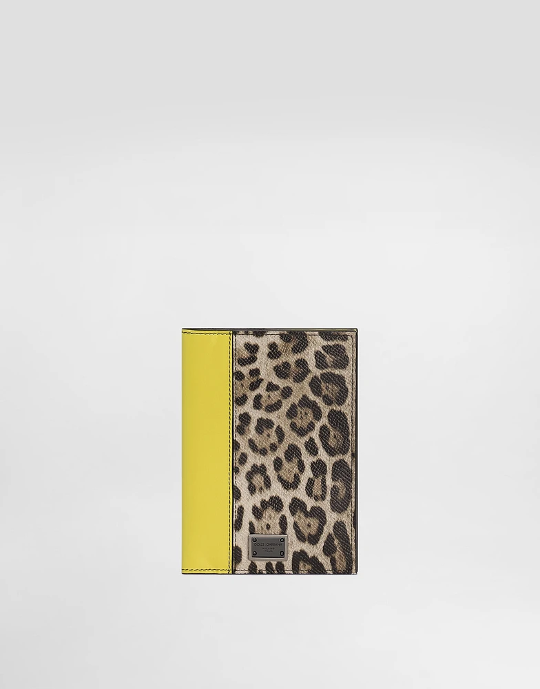 Dauphine passport holder