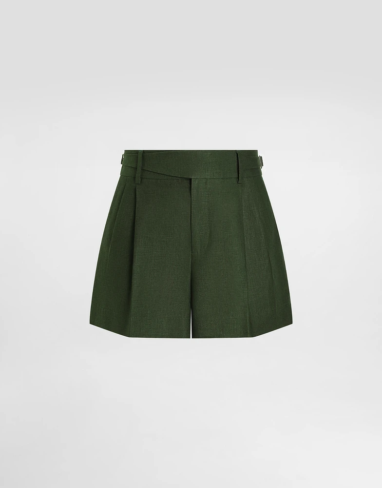 Linen fabric shorts with double darts