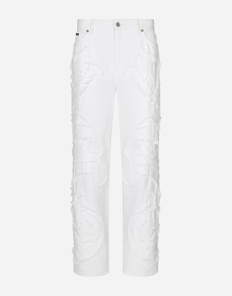 Boyfriend jeans with embroidery