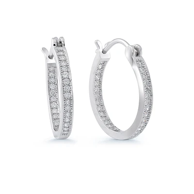 Boucles d'oreilles anneaux en argent sterling sertis de zircons cubiques. Color: argent | Doucet Latendresse