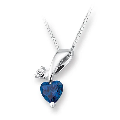 Pendentif coeur pour femme - Or blanc 10K avec diamant & saphir bleu de laboratoire avec chaîne 16''. Color: blanc | Doucet Latendresse