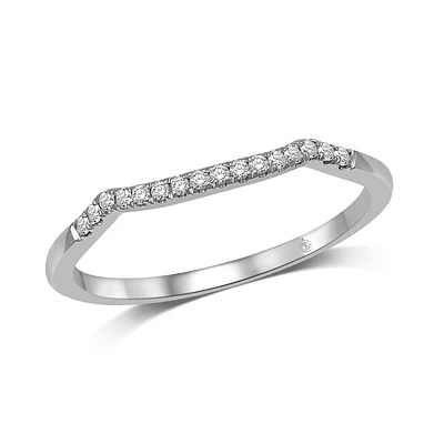 Half-eternity wedding band for woman