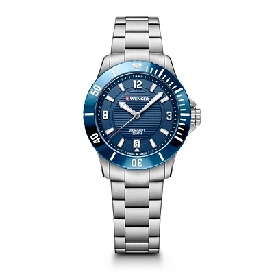 Montre pour dames avec cadran bleu et bracelet en argent | Doucet Latendresse