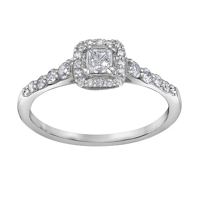 Bague pour Femme -coupe princesse de Eclat du Nord en or blanc10k & diamants. Color: blanc | Doucet Latendresse