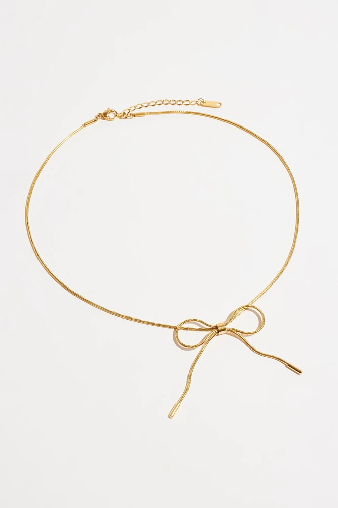 Collier délicat en forme de boucle