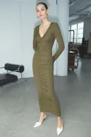 Robe maxi côtelée froncée