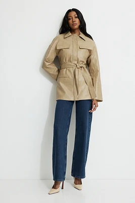 Blouson en faux cuir avec ceinture