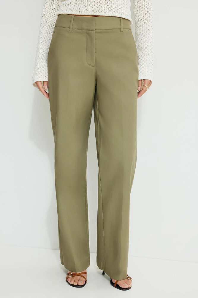 Pantalon épuré à jambe droite