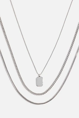 Ensemble de 3 colliers avec médaillon