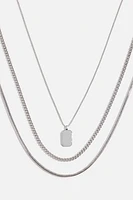 Ensemble de 3 colliers avec médaillon