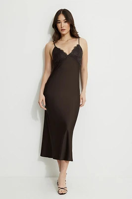 Robe maxi en satin à bordure dentelle Sage