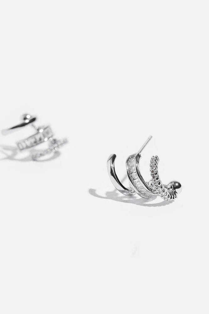 Petites boucles d’oreilles montantes à baguettes
