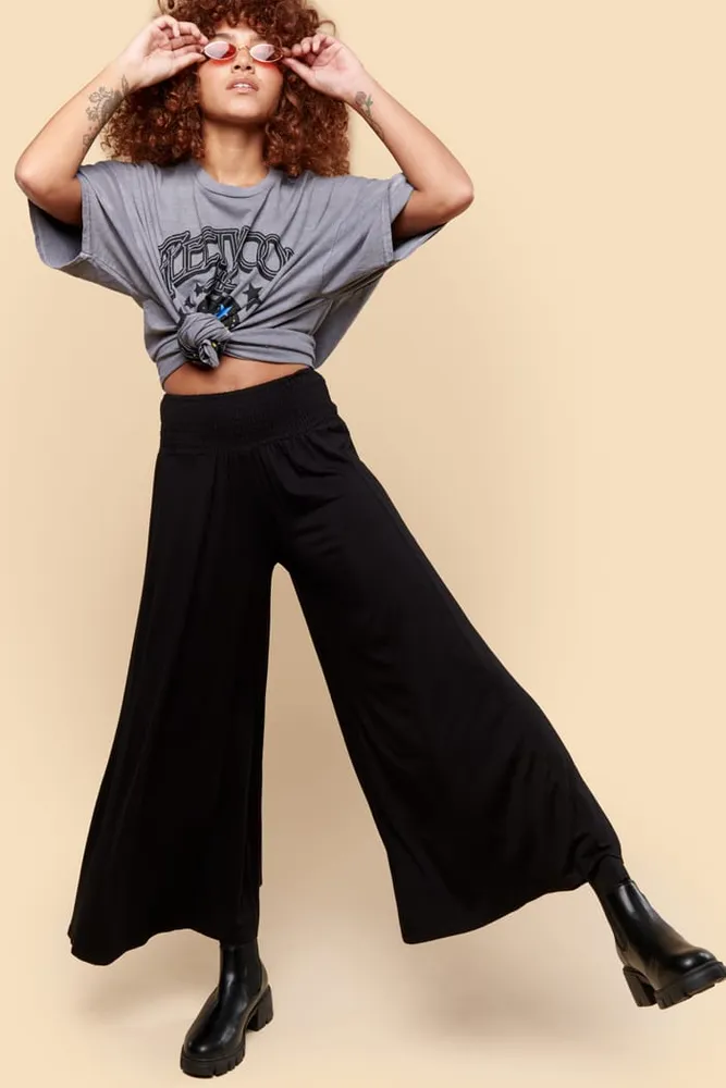 Chic & Flowy Black Barcelona Pants - Effortless boho Style!