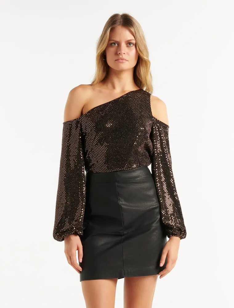 Maddy Metallic Tipped Shoulder Top