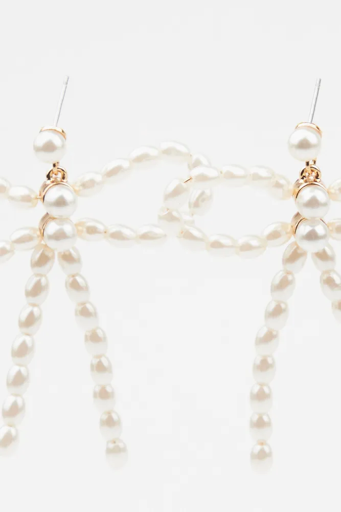 Bow Pearl Earrings