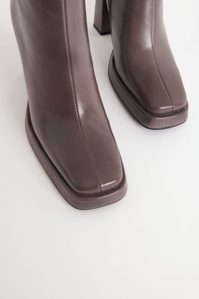 JEFFREY CAMPBELL