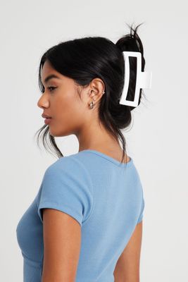 Grosse pince à cheveux rectangulaire