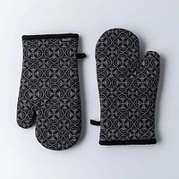 Harman Gourmet 'Dotted Tile' Cotton Oven Mitt - Set of 2 (Black)