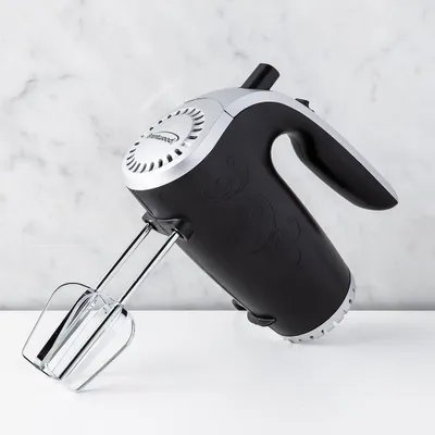 Brentwood Lightweight 5-Speed Hand Mixer