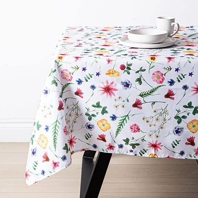  Easycare 'Flower Garden' Polyester Tablecloth 58x78"