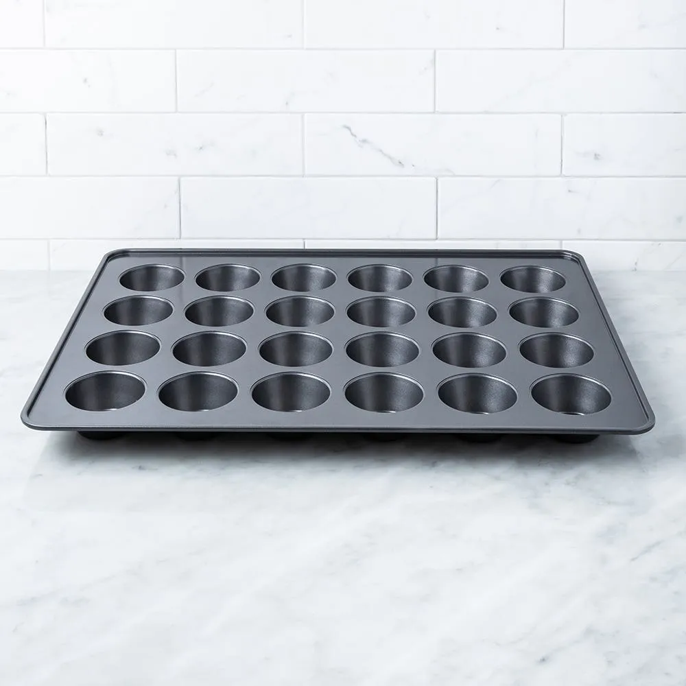 Wilton Perfect Results Non-Stick Mega Muffin Pan (Grey)