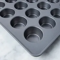 Wilton Perfect Results Non-Stick Mega Muffin Pan (Grey)