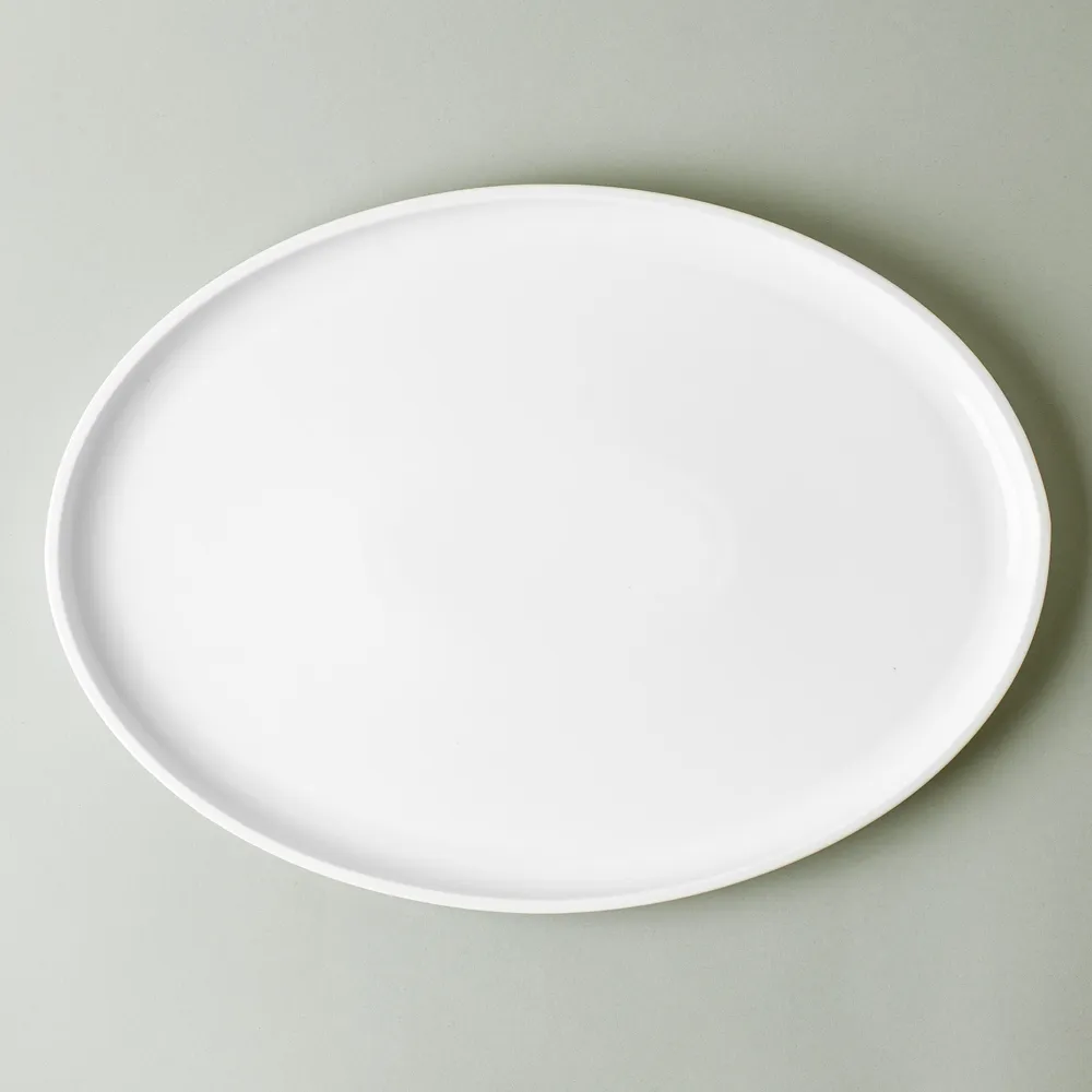 A La Carte 'Essentials' Porcelain 14" Oval Platter (White)
