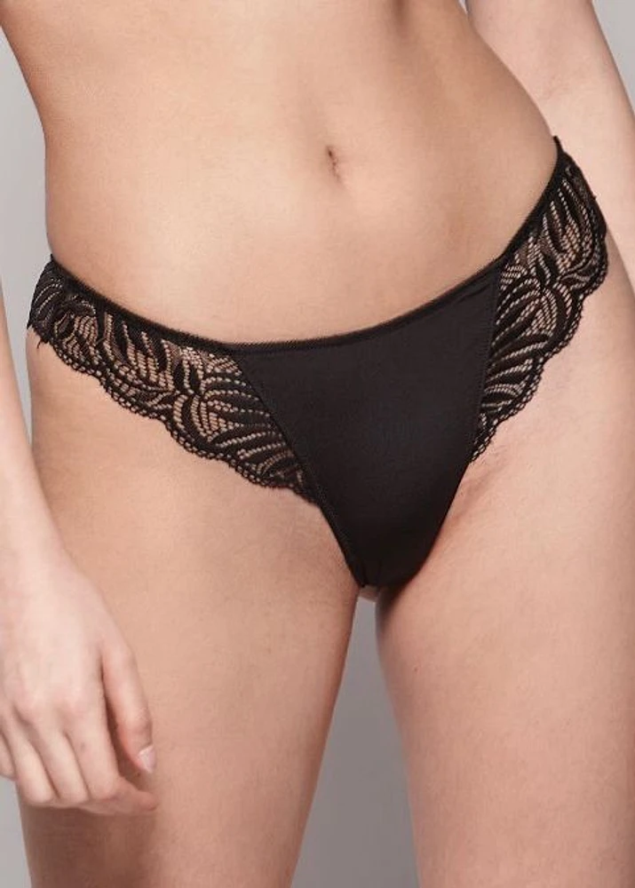 Brésilienne Leafy Lace