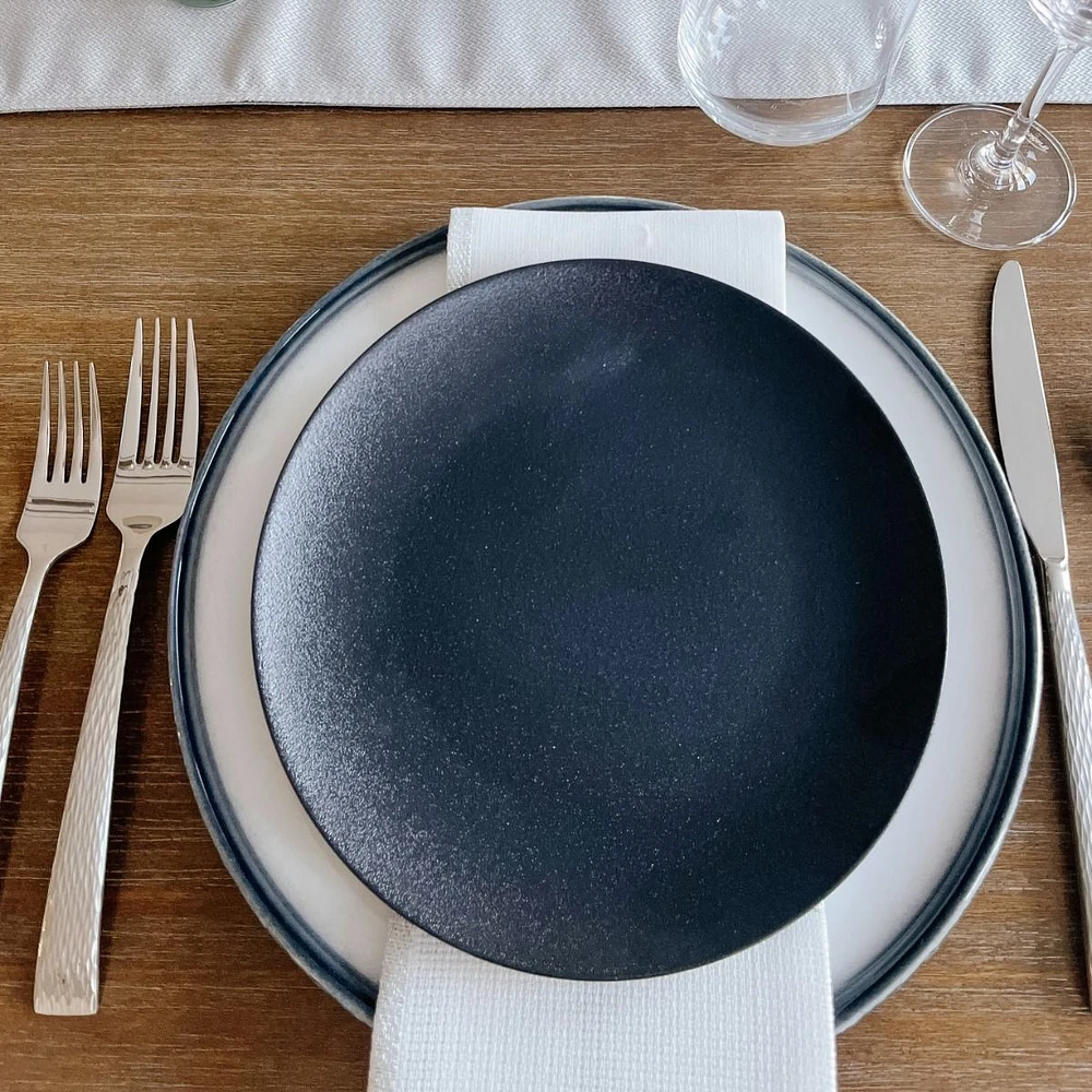 Caviar Coupe Plate by Maxwell & Williams (20 cm)