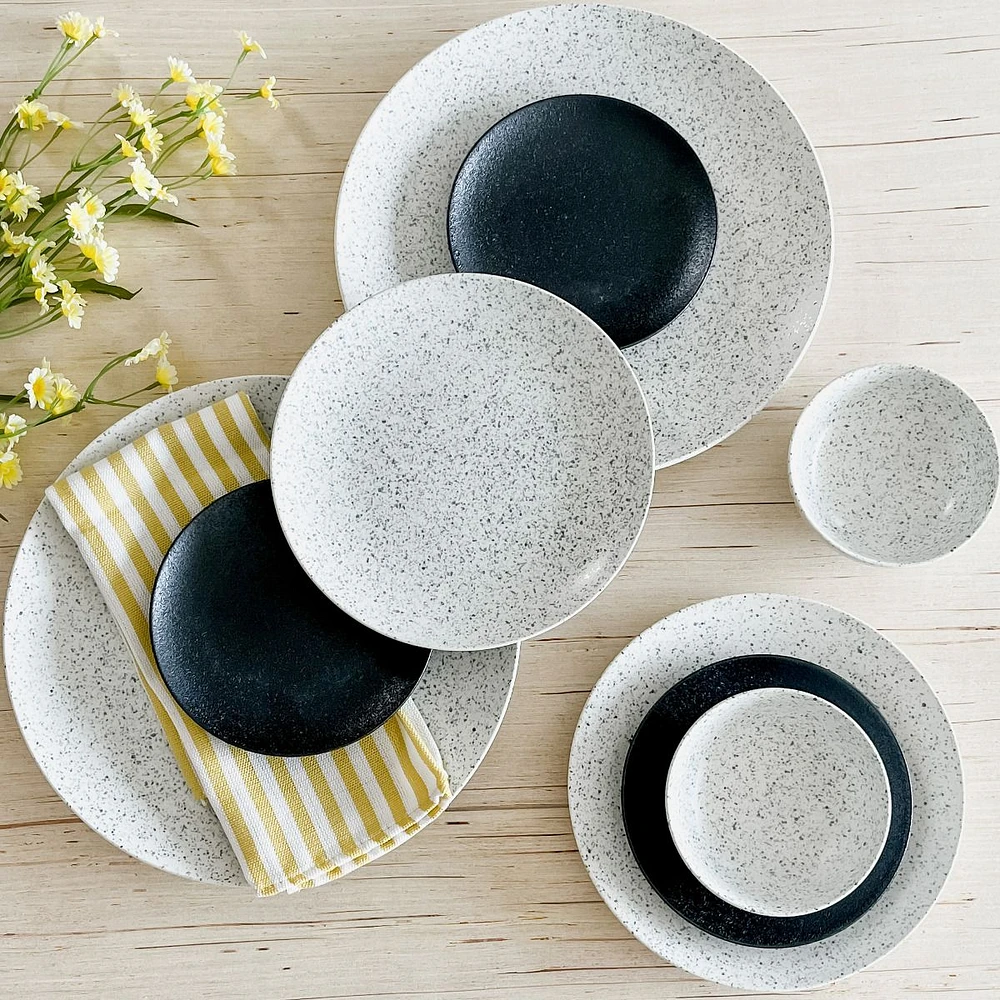 Caviar Speckle Plate by Maxwell & Williams (20 cm)