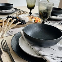 Caviar Coupe Plate by Maxwell & Williams (15 cm)