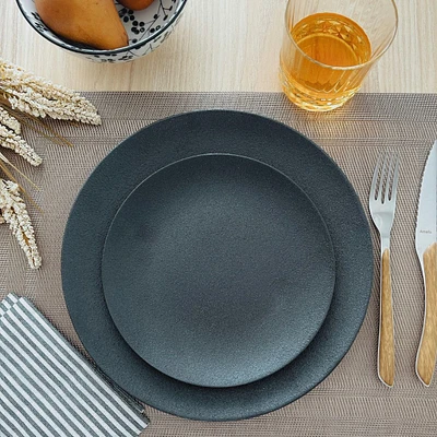 Caviar Coupe Plate by Maxwell & Williams (20 cm)