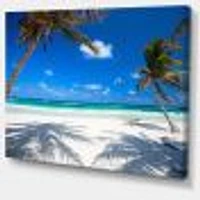 Toile « Coconut Palms at Beach »