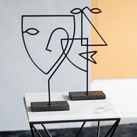 Posie Statue