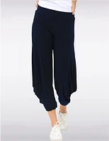 Manteaux | La maison du manteau au Québec Pantalon Drapé Harem Fluide et Chic par Amani Couture