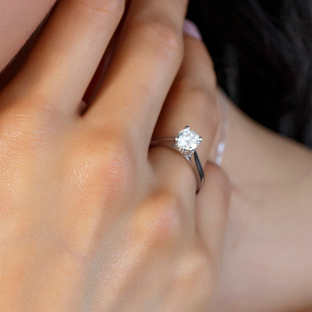 Colourless Collection Solitaire Engagement Ring with 1.05 Carat TW of Diamonds in 18kt White Gold