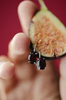 Ava Earrings with Garnet in 10kt White Gold