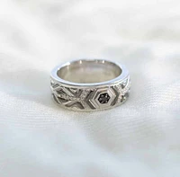 Marvel Black Panther Ring with Black Spinel and .15 Carat TW of Diamonds in Silver