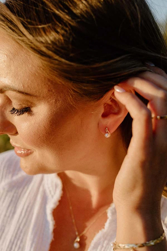 Earrings with 5MM Pearl in 10kt Yellow Gold