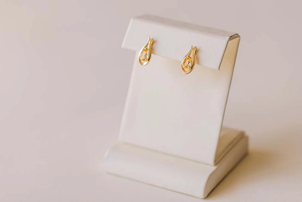 Earrings with 6x4MM Pear Shape Citrine in 10kt Yellow Gold