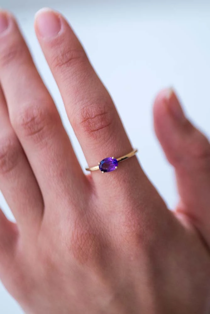 Ring with Oval Amethyst in 10kt Yellow Gold