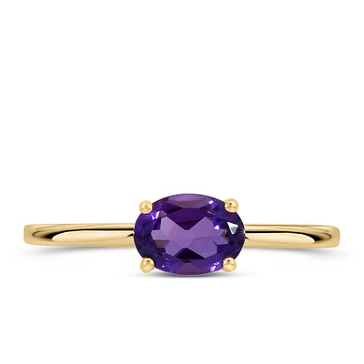 Ring with Oval Amethyst in 10kt Yellow Gold