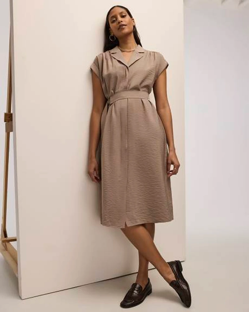 Short-Sleeve Buttoned-Down Midi Dress with Tailored Collar
