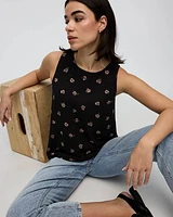 Sleeveless Crew Neck Blouse
