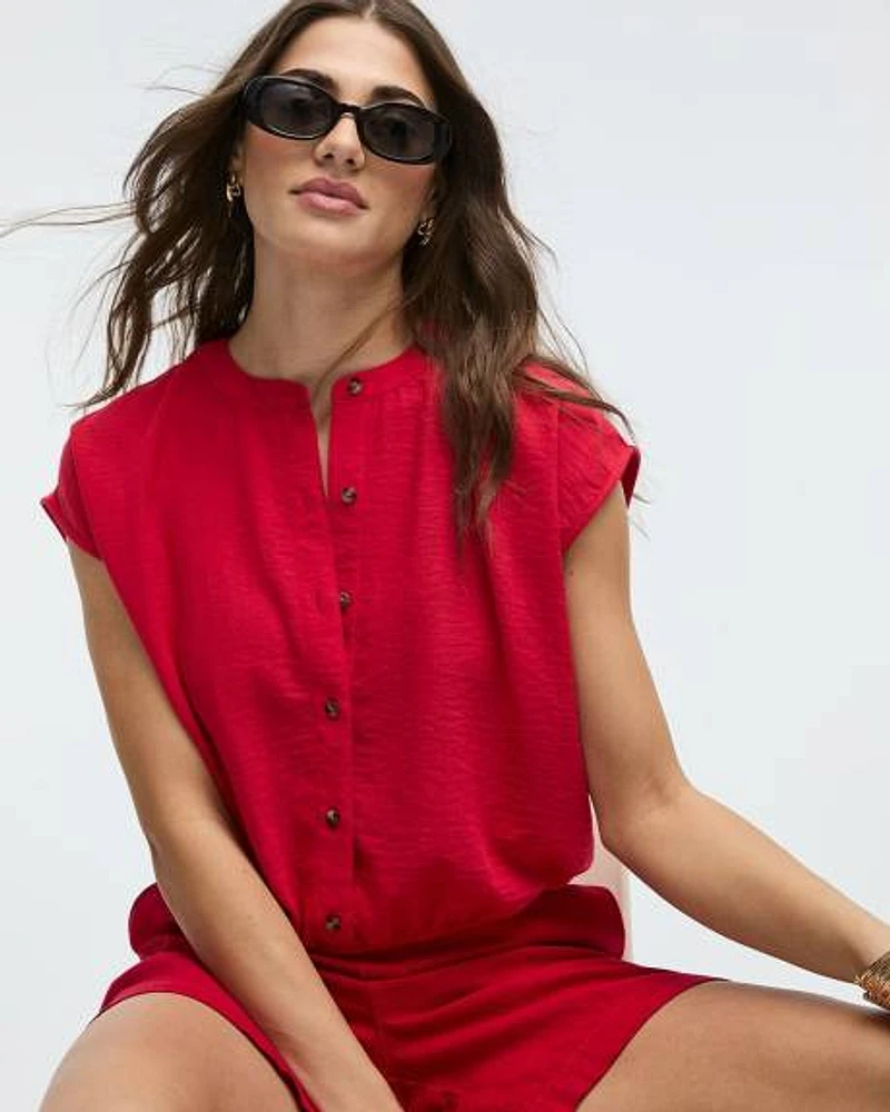 Extended-Sleeve Crew-Neck Buttoned-Down Blouse
