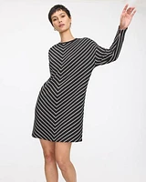 Robe droite rayée à manches longues et col rond