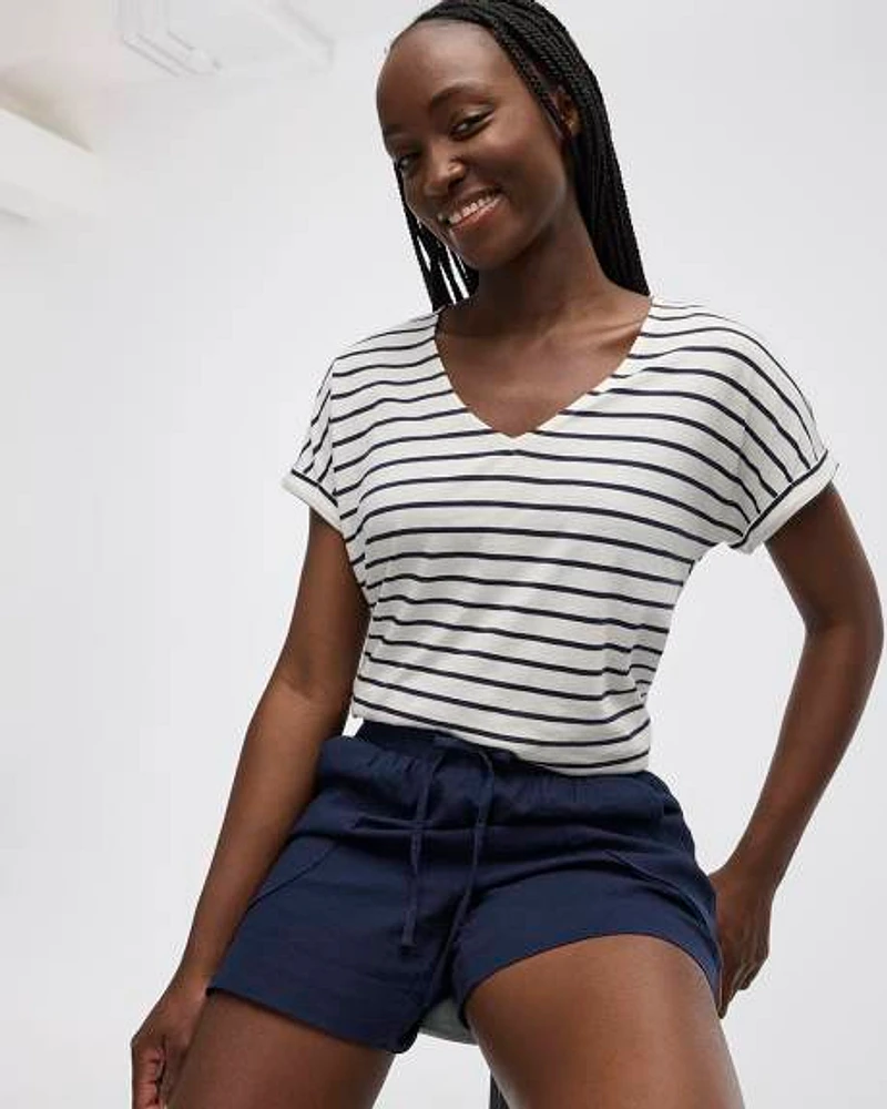 T-shirt rayé à col V