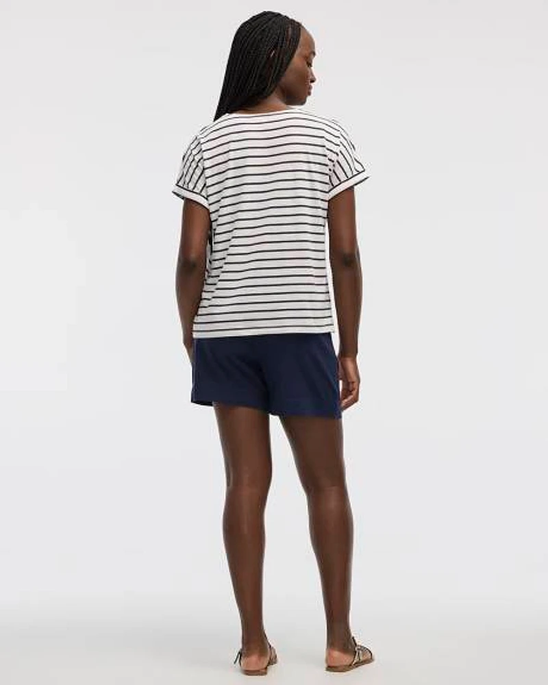 T-shirt rayé à col V