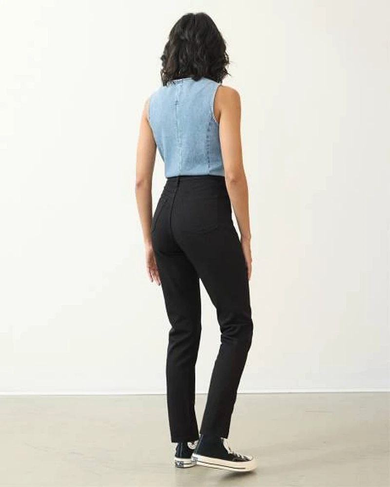 Jean taille haute à jambe étroite